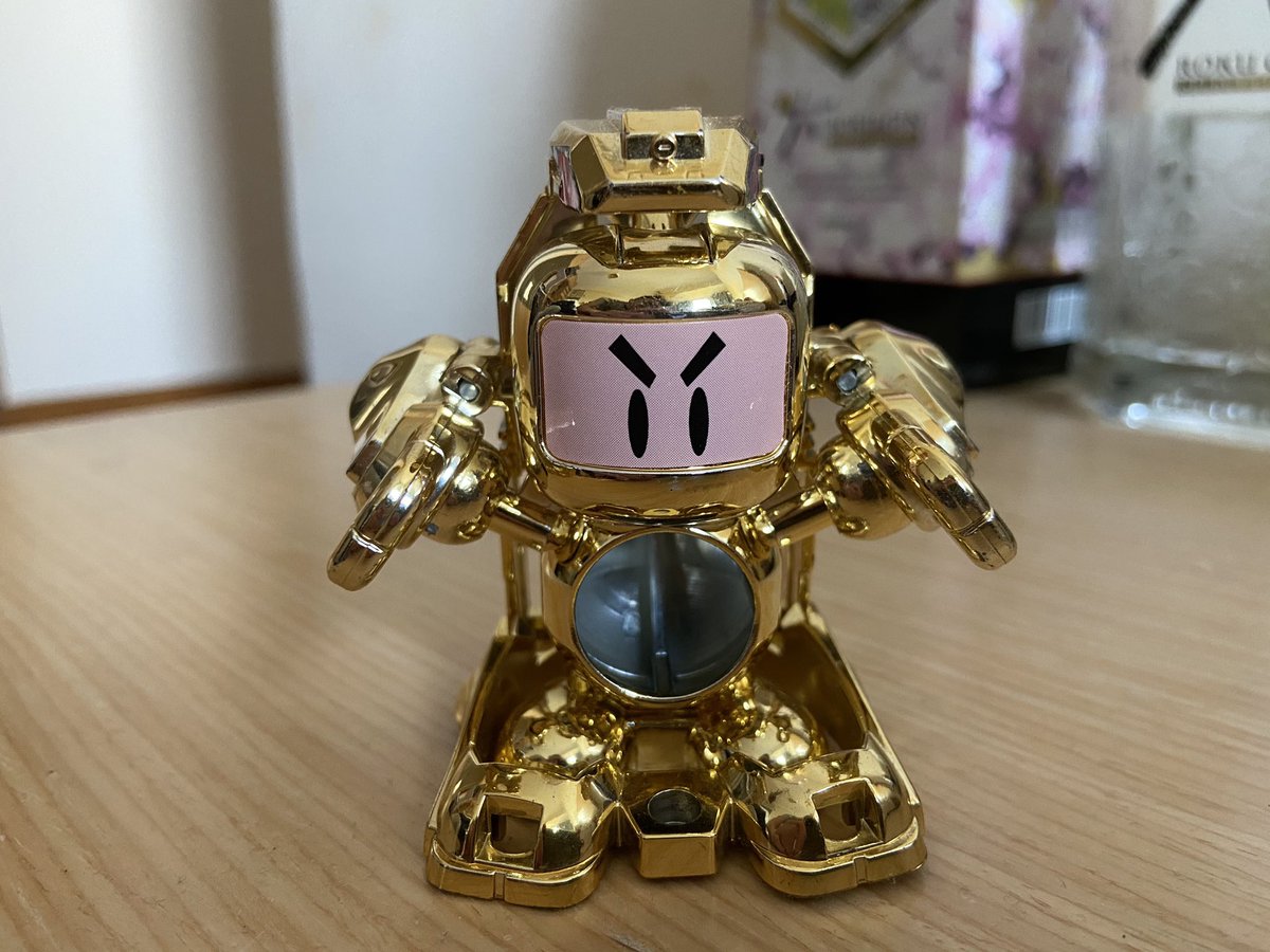 bomberman141112's tweet photo. ゴールデンビーダマン

#ビーダマン https://t.co/NKTnvF7Bt2