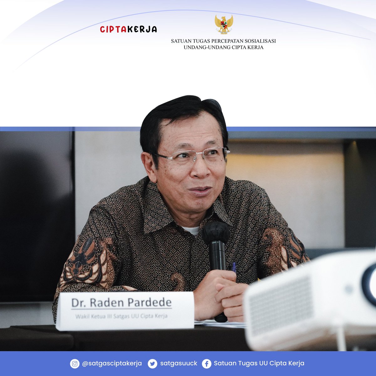satgasuuck's tweet photo. SahabatCiptaKerja ✨

Satgas Percepatan Sosialisasi Undang-Undang Cipta Kerja menggelar Focus Group Discussion (FGD) bertema “Penyempurnaan Ketentuan Upah Minimum Di Dalam Peraturan Turunan UU Cipta Kerja” di Jakarta, 10 April 2023. https://t.co/3cVHDvUEoX