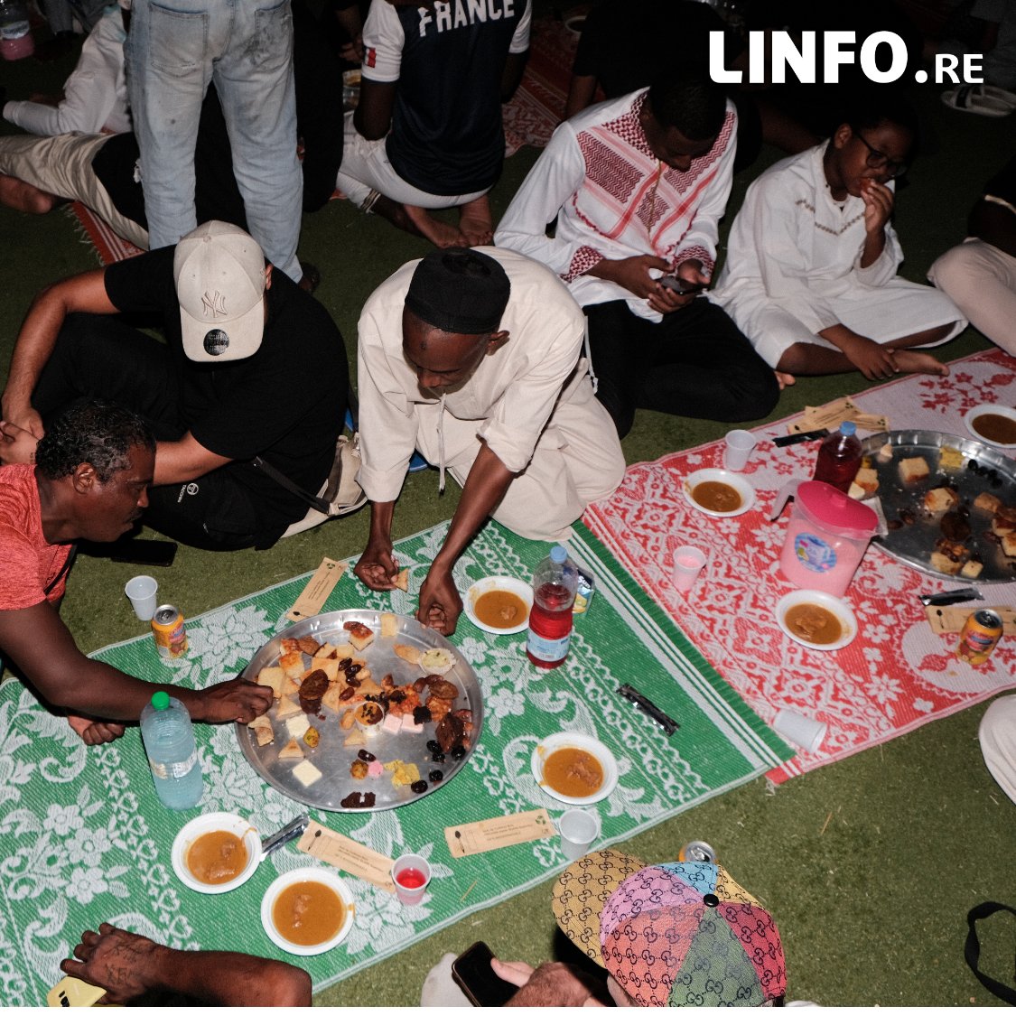 Linfore's tweet photo. Durant ce week-end de Pâques à Saint-Pierre, plus précisément au parc urbain de la Ravine Blanche, un "Iftar (rupture du jeûne ) interculturel et interreligieux" a eu lieu.  

Plus d'informations dans notre article 👉 https://t.co/ccMvpDEyJI https://t.co/GhFth6OEWI
