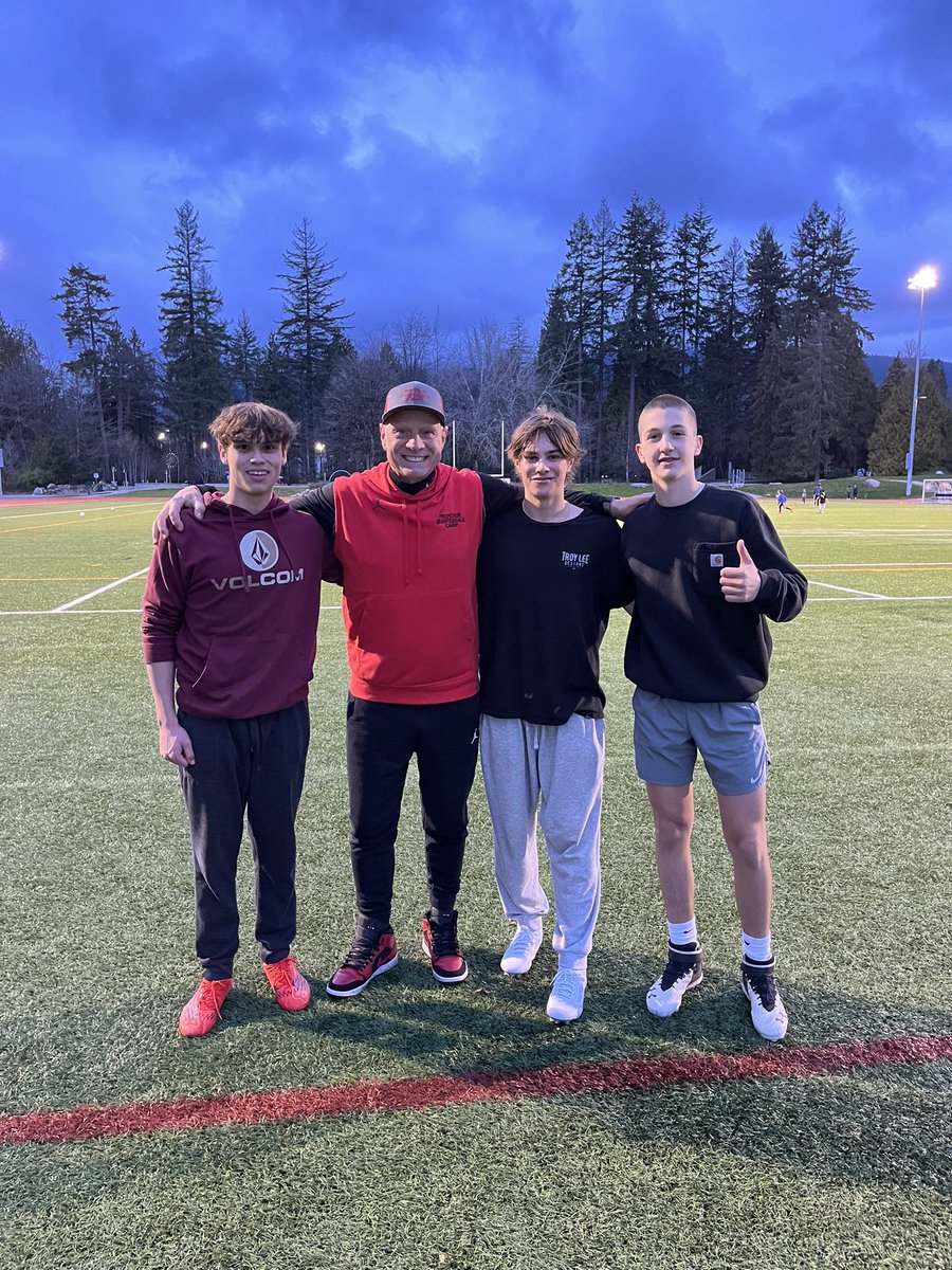 jayprepchuk's tweet photo. All the way from Prince Albert, Saskatchewan for Quarterback training today! Thank you for a great session LM! QB training Tues &amp; Wed. Msg me if interested. #qbtraining #jayprepchukqbcamp 🏈🙌 https://t.co/AAByBhH35J