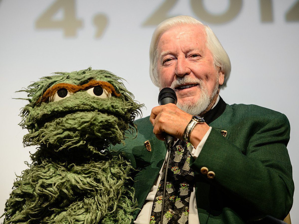 Oscar the Grouch 💚 with the human that played the muppet character from 1969-2018, Caroll Spinney. Oscar’s favorite thing is trash & he has even showcased this with his song, ‘I Love Trash’. #PopCulture #nostalgia