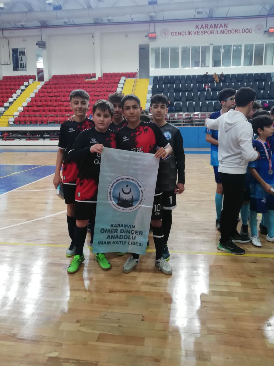 4-10 NİSAN TARİHLERİNDE YAPILAN YILDIZLAR FUTSAL KARAMAN ŞAMPİYONASINDA FUTSAL TAKIMIMIZ ÜST ÜSTE 2. KEZ YILDIZLAR FUTSAL KARAMAN ŞAMPİYONU OLDU.
3-5 MAYIS DA BÖLGE MAÇLARINDA İLİMİZİ TEMSİL ETMEK HAKKI KAZANDILAR.
ÖĞRENCİLERİMİZE VE BEDEN EĞİTİMİ ÖĞRETMENİMİZE BAŞARILAR DİLERİZ.