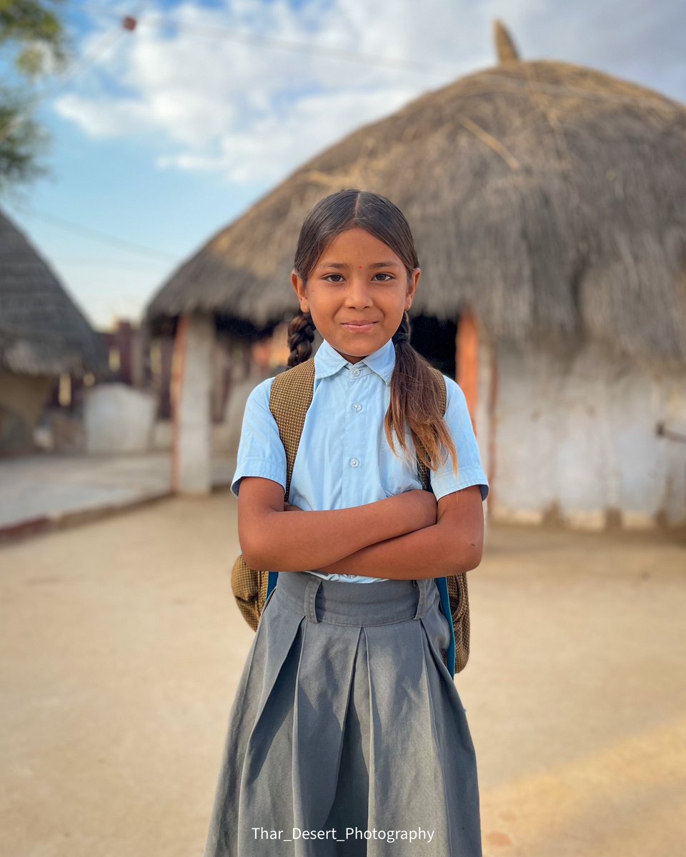 टाई ज़रूरी नहीं पढ़ाई ज़रूरी है 
प्राईवेट जरूरी नही स्कूल ज़रूरी है।

बने हो सरकारी शिक्षक तो एक चैलेंज लो
स्कूल के बच्चों को जीने का तुम टैलेंट दो॥

ग्रामीणों आप भी स्कूल पर थोड़ा ध्यान देना 
मेहनत करेंगे जो शिक्षक उनका तो साथ देना

सभी कम्प्यूटर अनुदेशकों को मनपसंद स्कूल मिले