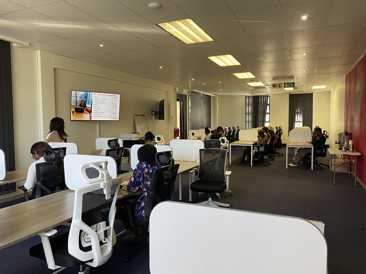 GirlCode_za's tweet image. We are super excited to kickstart our System Developer induction today.💃🏾 #Girlcoder #WomenEmpowerment