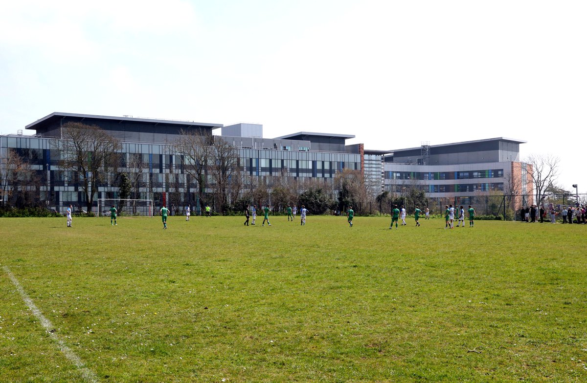 ParksFooty's tweet photo. A @the_portsmouth #londoncup #semifinal match at #sevenoaksroad 09.04.23
@HorsesAlbion v #cowplain
First half photos at:
https://t.co/aaDjiHH3KU https://t.co/KLsHeKXrYt