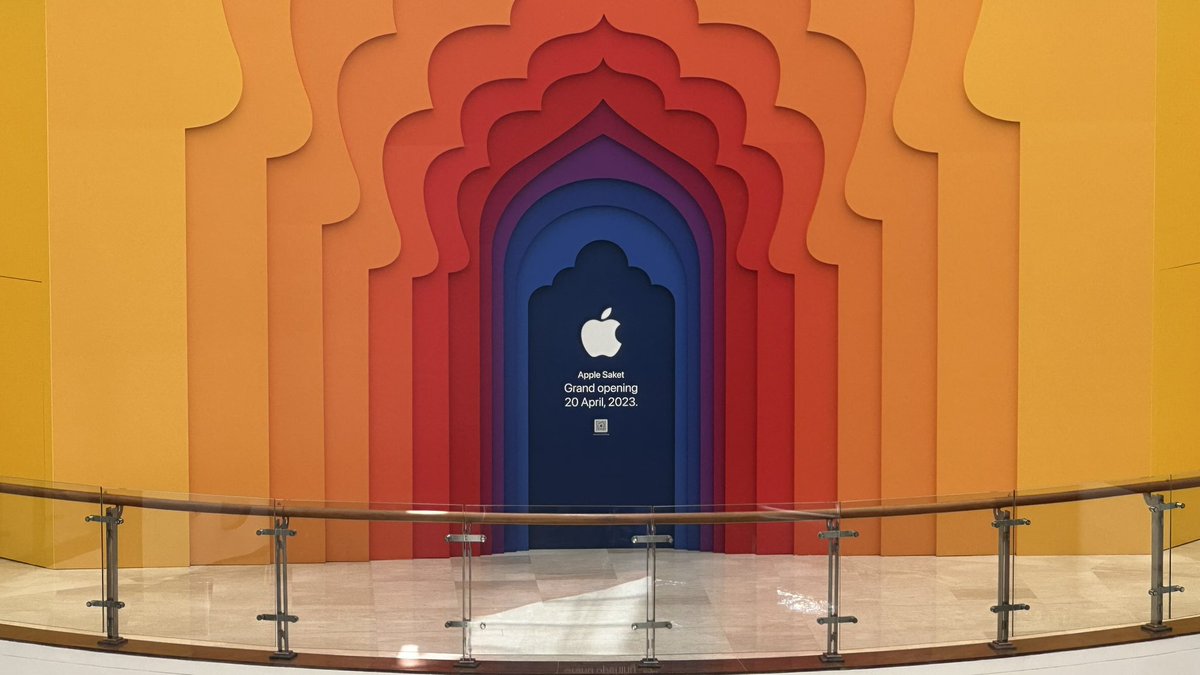 It’s coming #hellodelhi #apple. <a href="/Apple/">Apple</a> 

The barricade for Apple Saket was revealed this morning and features a unique design that takes inspiration from Delhi’s many gates,