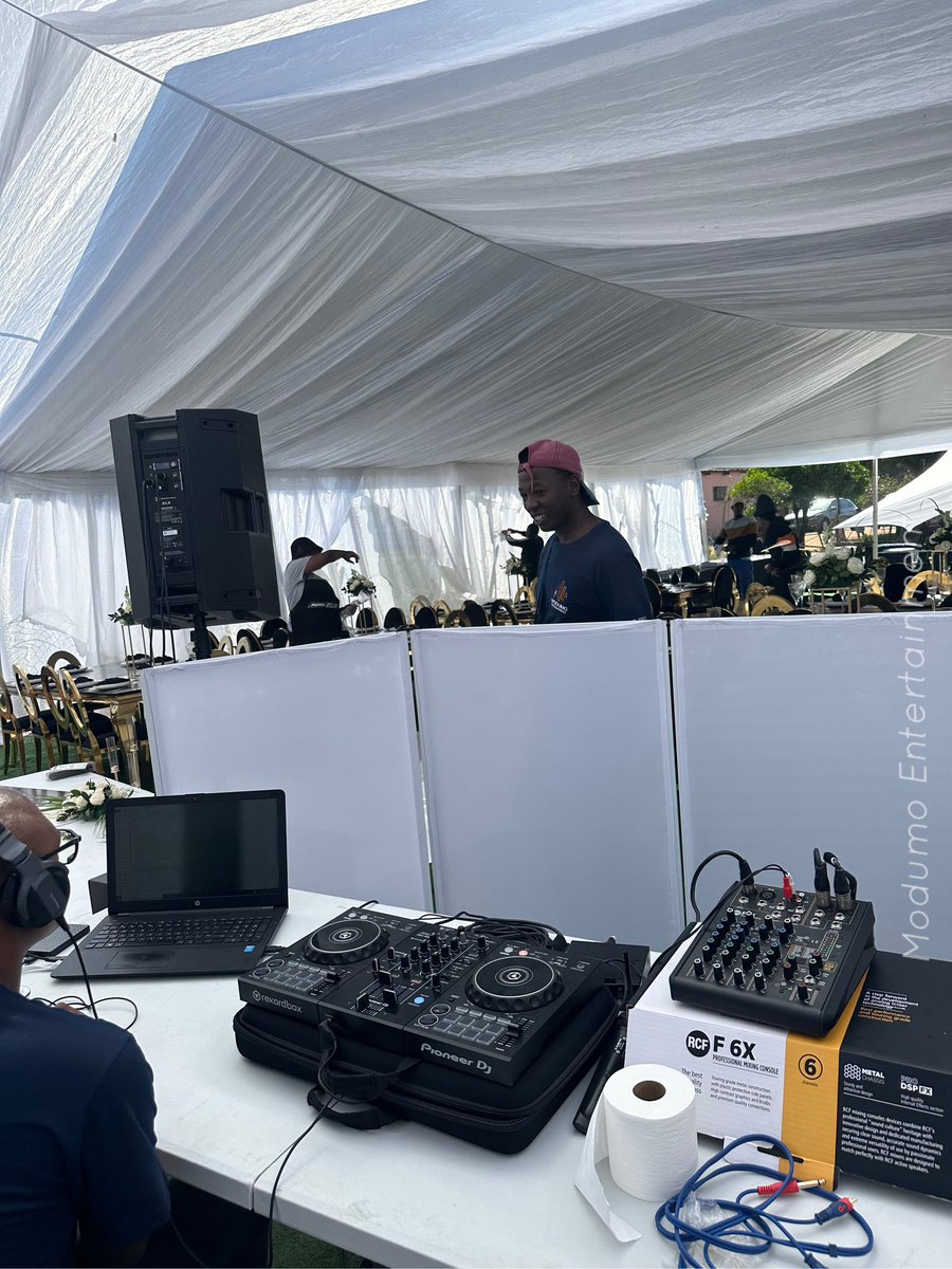 ModumoEntertain's tweet photo. We provided our services at an unveiling ft @season_to_taste_events🎶🔥.

#modumoentertainment #MasterChef #oriele #music #soundhire #soundsystem https://t.co/L2W4FfycNk