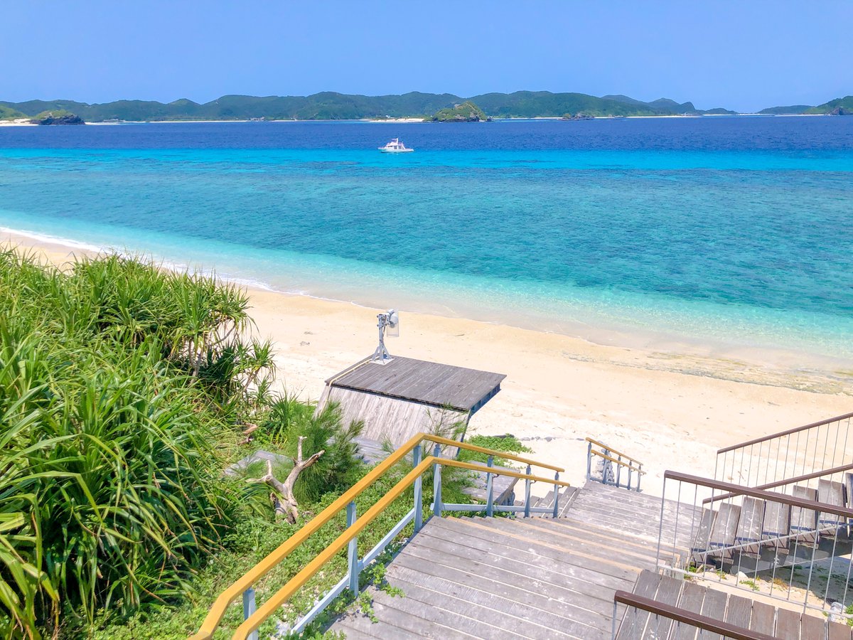 fullruna_2's tweet photo. あまりに慶良間の海が綺麗すぎて見惚れてました…人生で見てきた海の中で1番綺麗です🐠 阿嘉島素晴らしすぎる。 https://t.co/SKpx7pkB7m