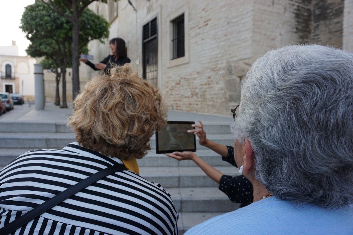 Os traemos algunas imágenes de la presentación de los nuevos contenidos de la App Siente Lebrija. Como siempre, con gran interés y participación de los lebrijanos y lebrijanas 📷
#Lebrija #Sevilla  #cultura #patrimonio  #Turismo  #NuevasTecnologías