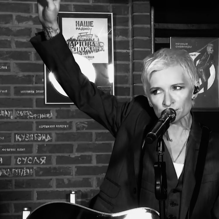 «имя твоё под запретом»

стена❤️‍🩹
