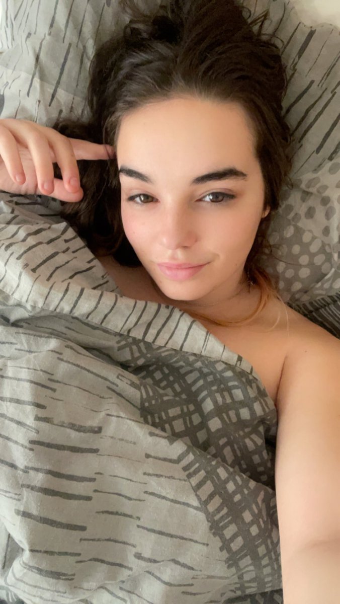 Morning all 😊 guess what I’m planning on streaming tomorrow at 1pm BST🙌🏻 so keep an eye out for that poll so you can vote on what I should play 💗

#comeback #LizardCult #SmallStreamerConnect #girlswhostream <a href="/BlazedRTs/">Blazed</a> #smallstreamersupport #varietystreamer