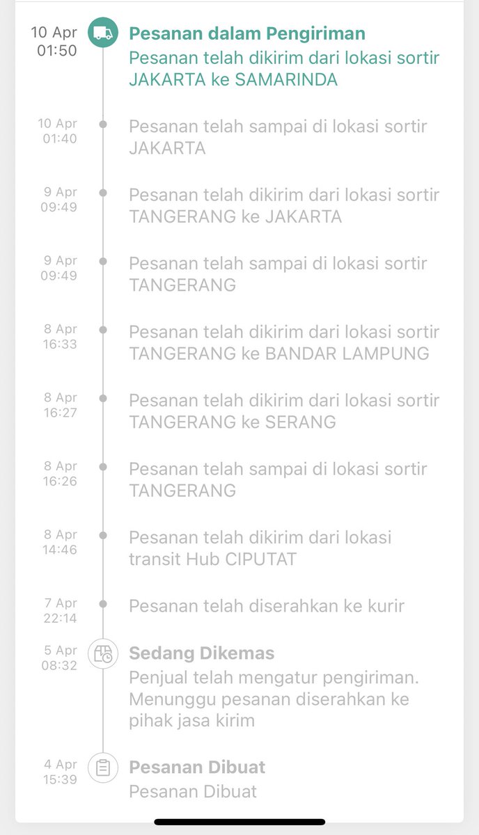 bebelapril's tweet photo. ini jnt gimana ya? paket yang harusnya dikirim ke banten, udah sampe serang diputer2 ke bandarlampung, skrg mau ke samarinda. mengecewakan bgt, paket dinyasar nyasarin kemana mana pdhl jarak deket 😡 https://t.co/h2dBNzAndp