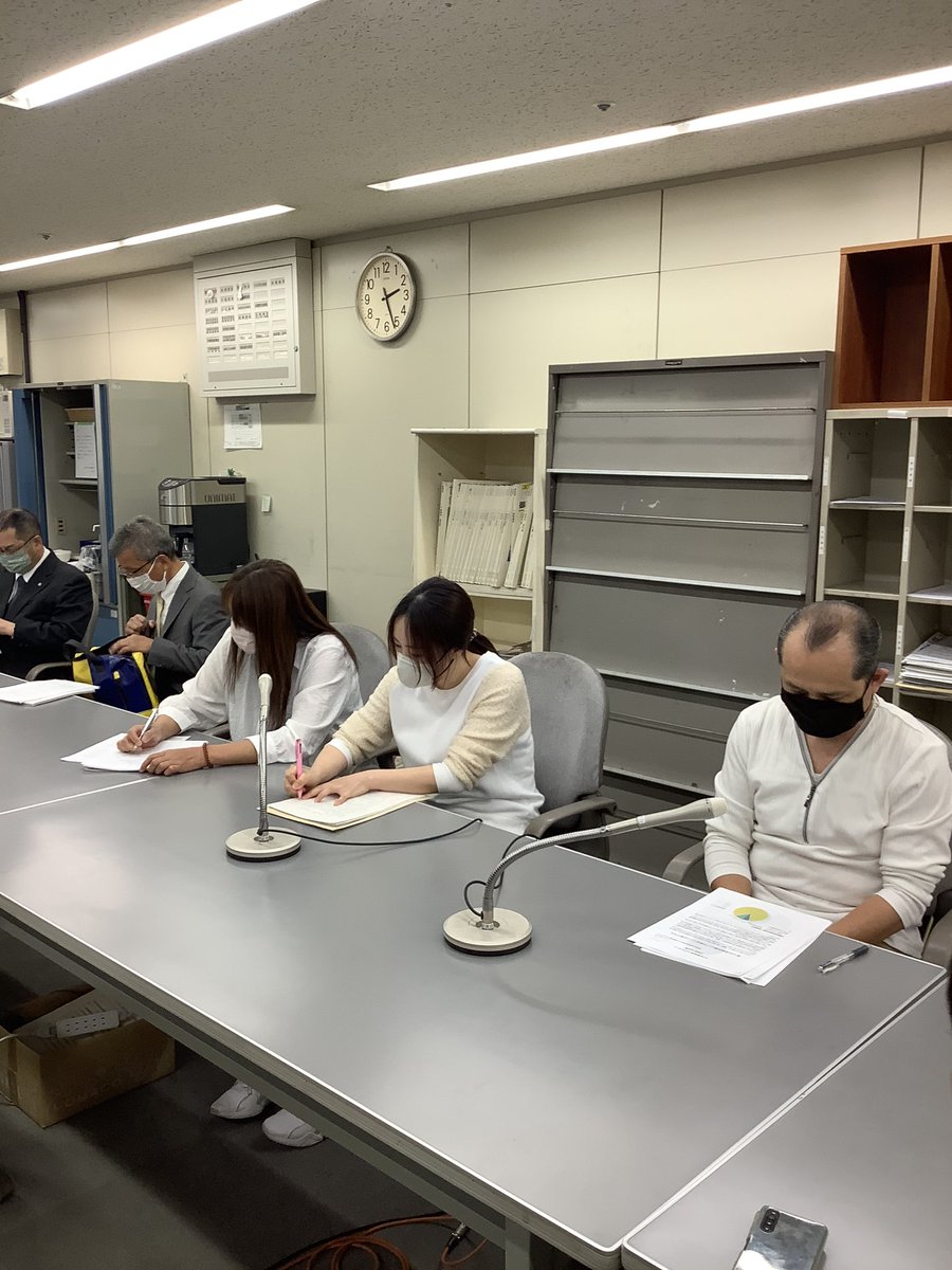 ケア労働者の賃上げと増員、保育士の配置基準の見直しを求めて、静岡県へ要請。
要請後は記者会見をやりました。
各社現場の声を聞けて記事にしたいと言ってくれています。