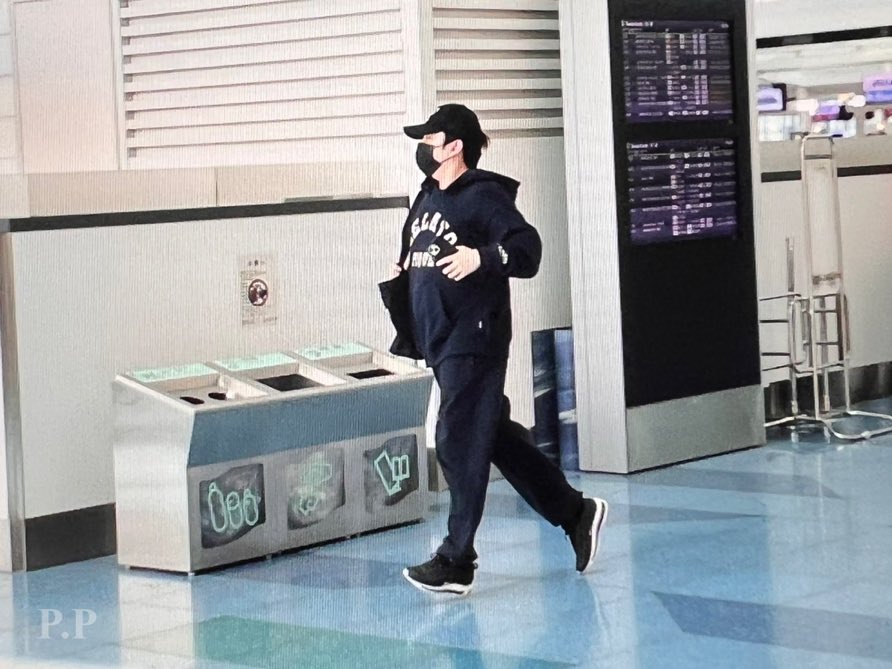 bigflo_pp's tweet photo. 230410 HND✈️GMP

#EDEN  #이든 
#위앤유　#WeNU
@JUNGEDENx92 https://t.co/ZLmtVlSGgp