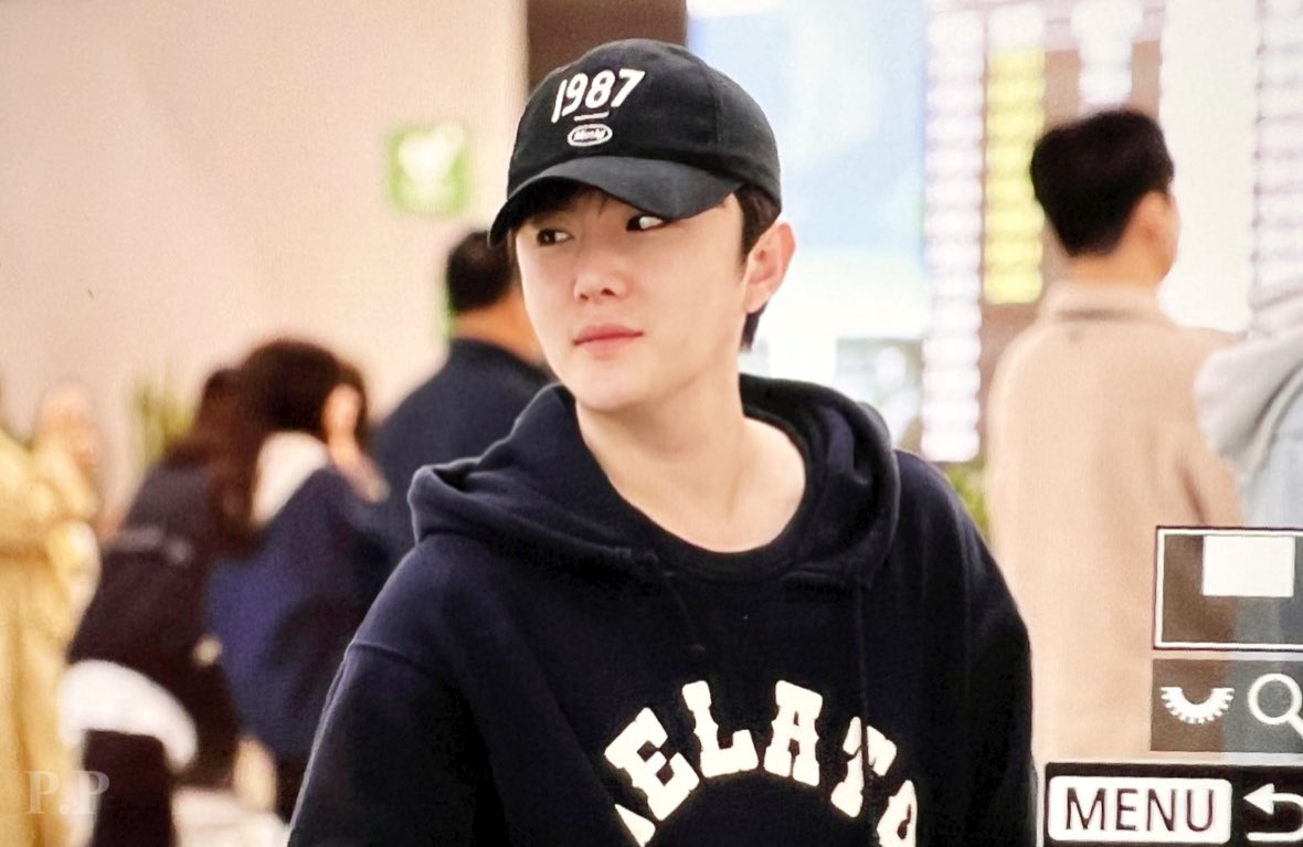 bigflo_pp's tweet photo. 230410 HND✈️GMP

#EDEN  #이든 
#위앤유　#WeNU
@JUNGEDENx92 https://t.co/ZLmtVlSGgp