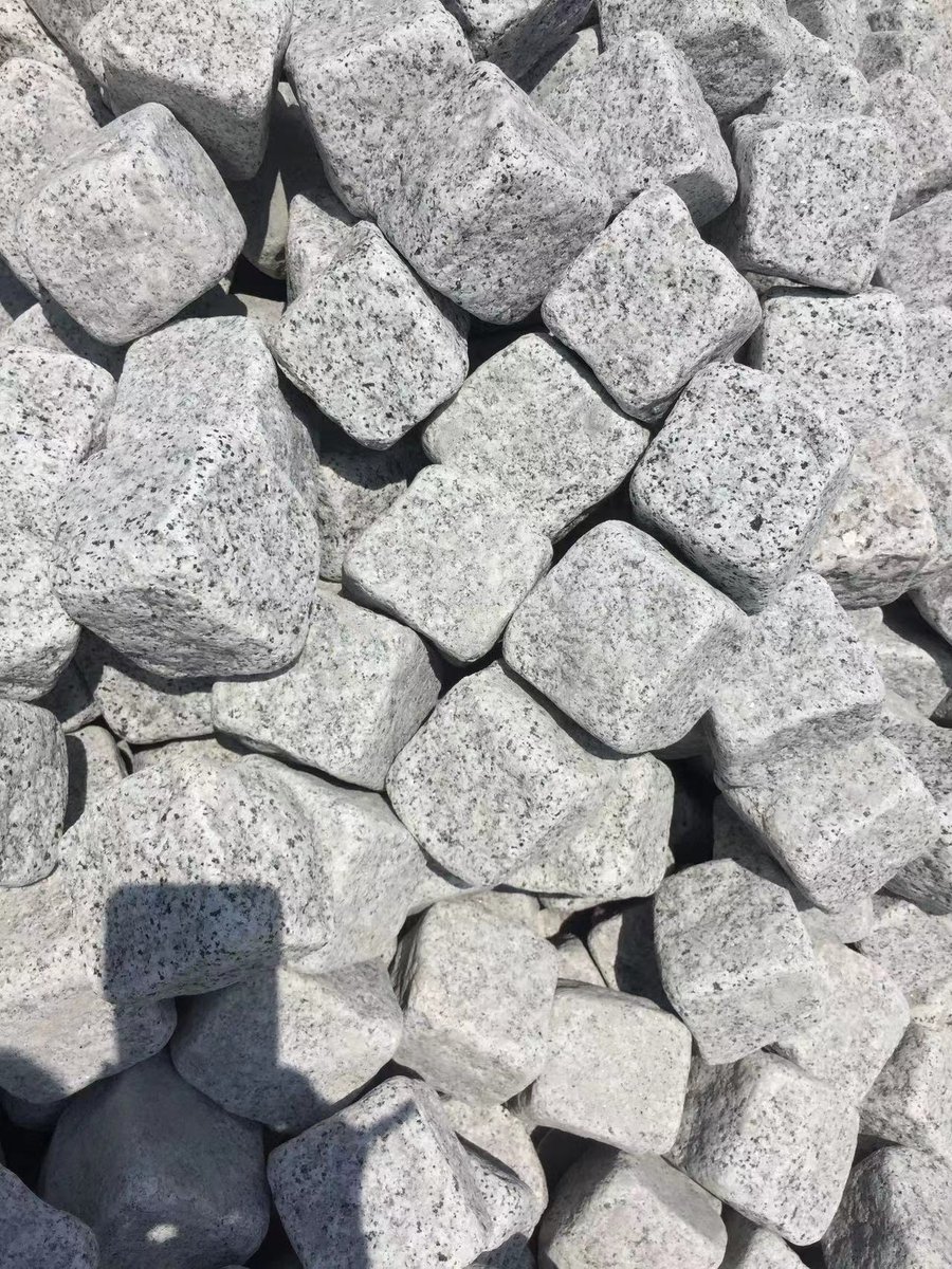 Small square curb stones
#curbstone #stonefactory #manufacturer #supplier #stoneexporter