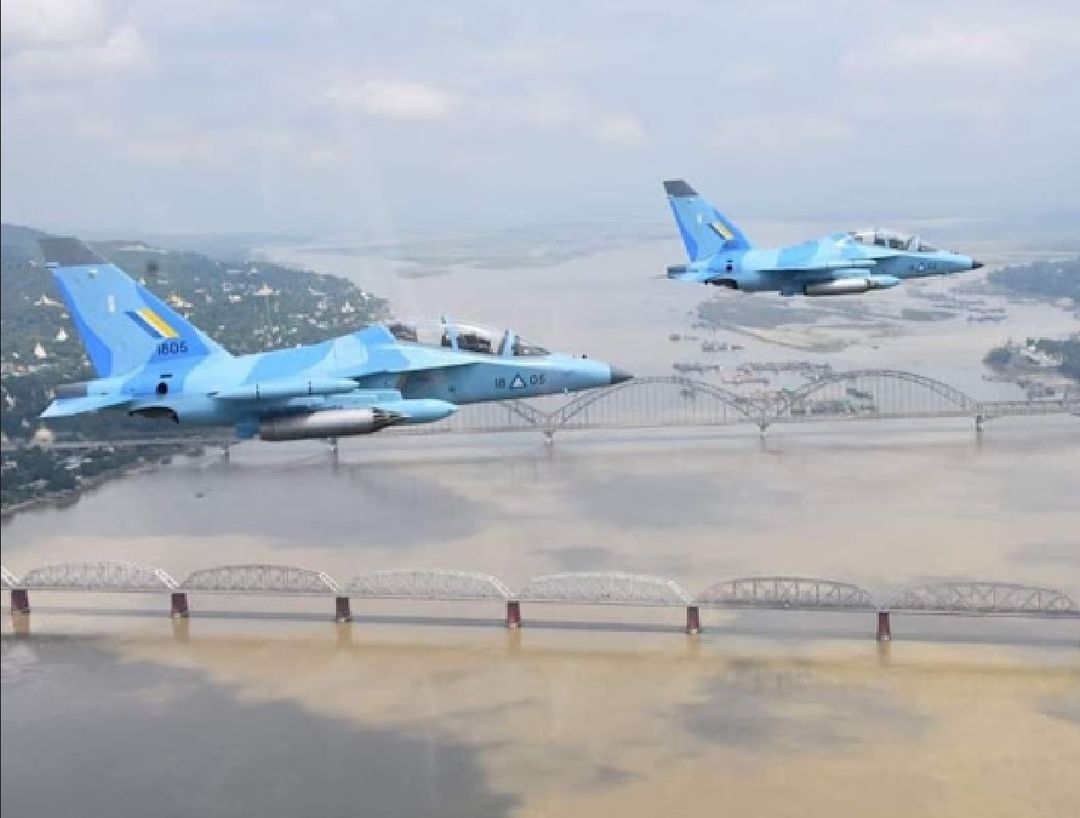 pzl_jourlm's tweet photo. More than 60 local civilians including children were massacred and several others were seriously injured as the junta-owned Mi35 helicopter and jet fighters barbarically dropped bombs over Pazi Kyi village, #Sagaing’s Kant Balu town this morning. The losses still go up higher. https://t.co/h2Smf6cHe4