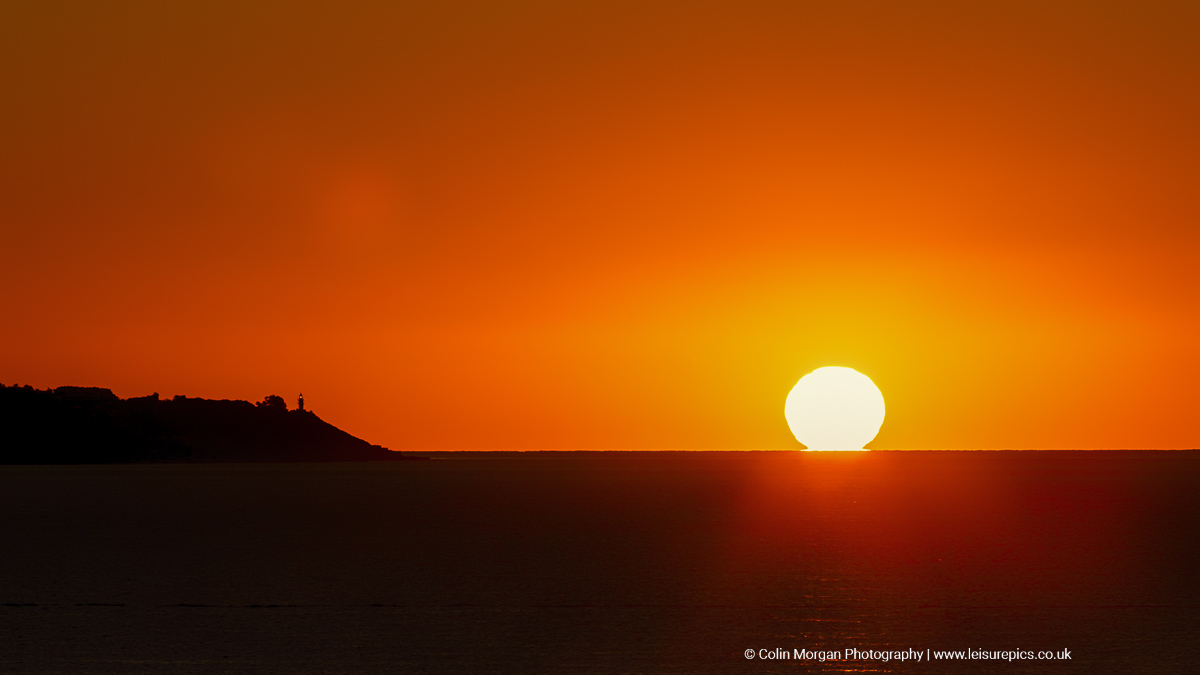 Sunrise at Cap de l'Horta Lighthouse, Alicante. #lighthouse #sunrise #sunriseoftheday #sunrisephotography #meliaalicante #spain #alicante #alicantecity #sea #coast #colinmorganphotography #outandaboutpublications #leisurepics #landscapephotography #canonphotography #silhouette