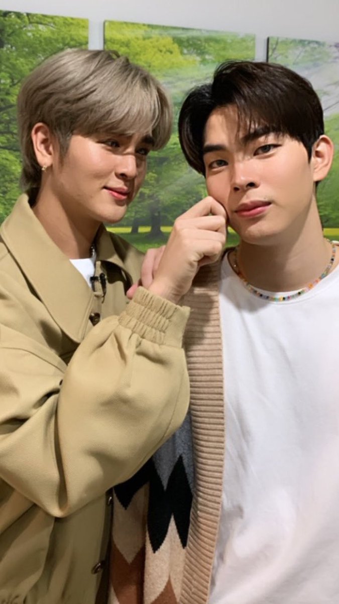 som_sata's tweet photo. คิดถึงคุนกมลกับนุ๋คิมจุงเอ็นดูววหน้าลุงโดนลงโทษ@mytonsrn @yoonpsn https://t.co/ZYprmuJi8a