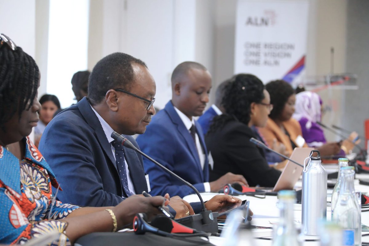 h_pacini's tweet photo. Legislators from 7 East African countries in Nairobi discussing and cross learning on national policy experiences against plastic pollution.  Plastic substitutes also being discussed. #SMEPprogramme @oceaneco_unctad https://t.co/6mPtD3UId1