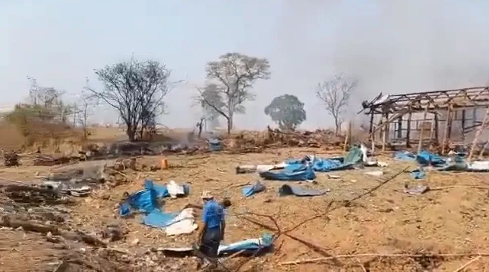 Village location:

Pa Zin Gyi Village- Kanbalu Township- Sagaing Division.

Geolocation:

23.00485992  95.92060852

Source: fb.watch/jQLH2Uahd2/

(2/2)
#WhatsHappeningInMyanmar
