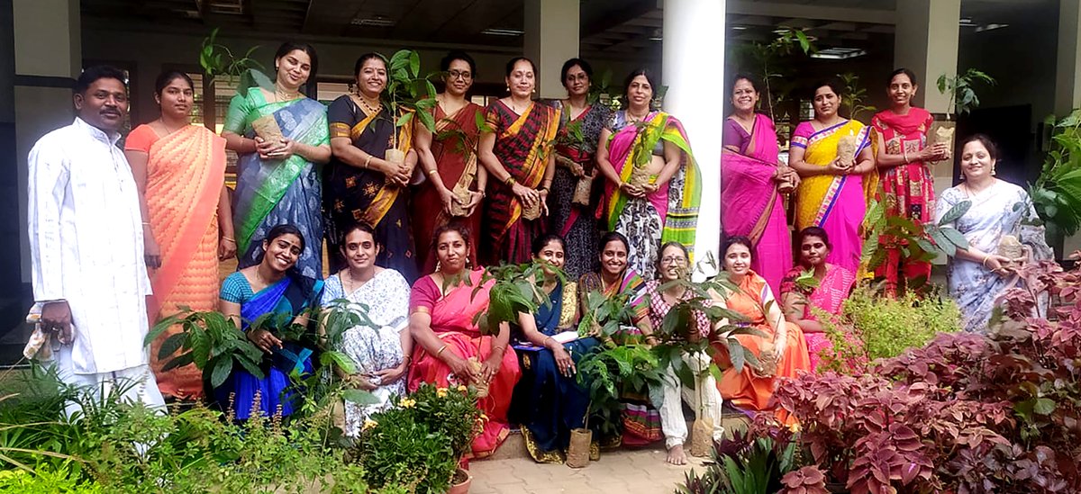 Rashtrotthana_P's tweet photo. ಬೇಸಿಗೆ ಶಿಬಿರದಲ್ಲಿ ಮಾತೃಭೋಜನ
Bengaluru, Apr 10: Mathru Bharati wing organised Mathru Bhojana for the Summer Camp Children herein RVK–Thanisandra.
https://t.co/Emcc6JlMgO
#Rashtrotthana #RashtrotthanaSchool #RVKCBSESchool #RVKThanisandra #SummerCamp #FreeSummerCamp #MathruBhojana https://t.co/yWYWguaq5K