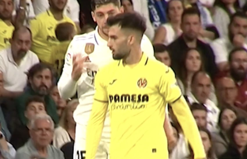 silviacv14's tweet photo. No se trata de colores de camisetas, esto va de personas. 

Cómo se puede defender al agresor y atacar al agredido? Estamos de broma? Q país tenemos? 

Donde anda el señor TEBAS? Con Vinicius, Negreira … salta rápido con BAENA, donde esta? 

Desde aquí APOYO TOTAL a @alexbbaena https://t.co/IGFyi19Lpq