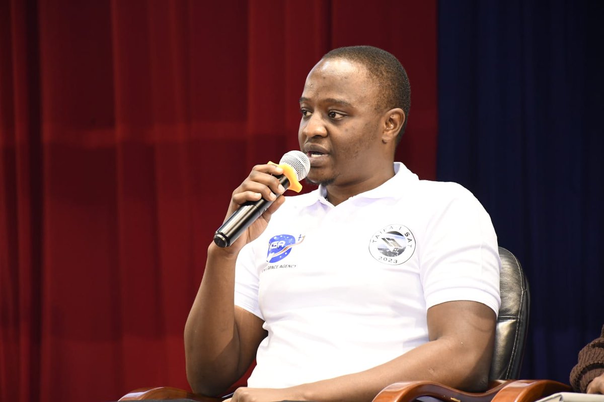 Littu_lady's tweet photo. 'Our country is very ready to absorb students to enable them apply whatever they learnt in school. There's room for the knowledge you're acquaring' ~ Pattern Odhiambo. #WeareUoN
#Taifa1Sat
#KenyaInSpace
#AfricanInSpace
#EarthObservation https://t.co/wuQL1DlSSb