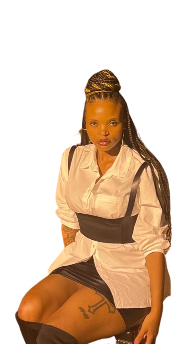 Life is better in Black &amp; White🖤

#DrNandipha