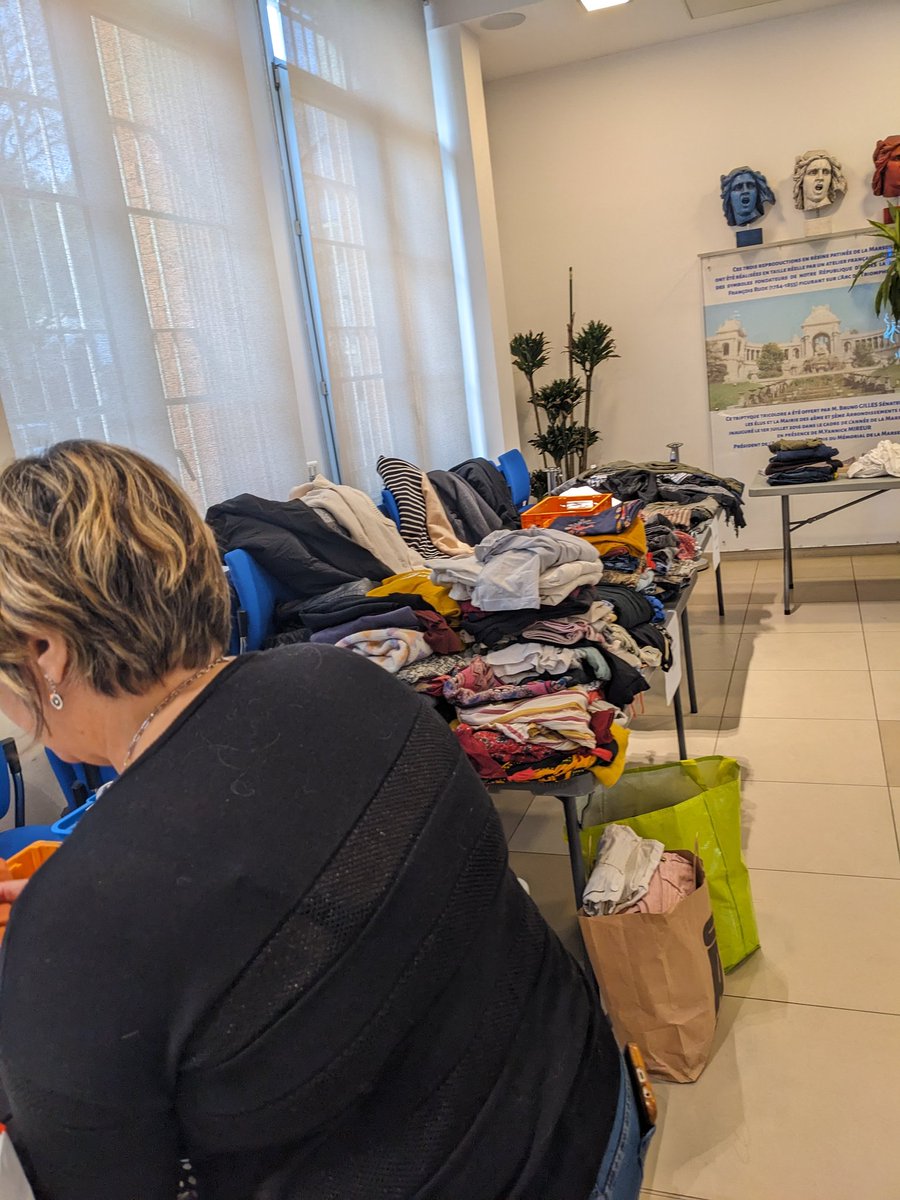 La collecte a débuté <a href="/Marseille4_5/">Mairie des 4e et 5e arr. de Marseille</a> 
Vêtements, produits d'hygiène, jouets...
Vous pouvez laisser vos coordonnées si vous avez des possibilités d'hébergement.
#tivoli
#marseille 
#solidarite