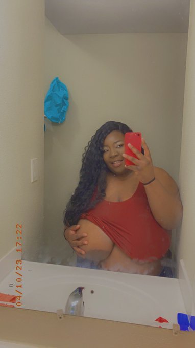 You up?😩😉 https://t.co/gAHS9d6Vlj