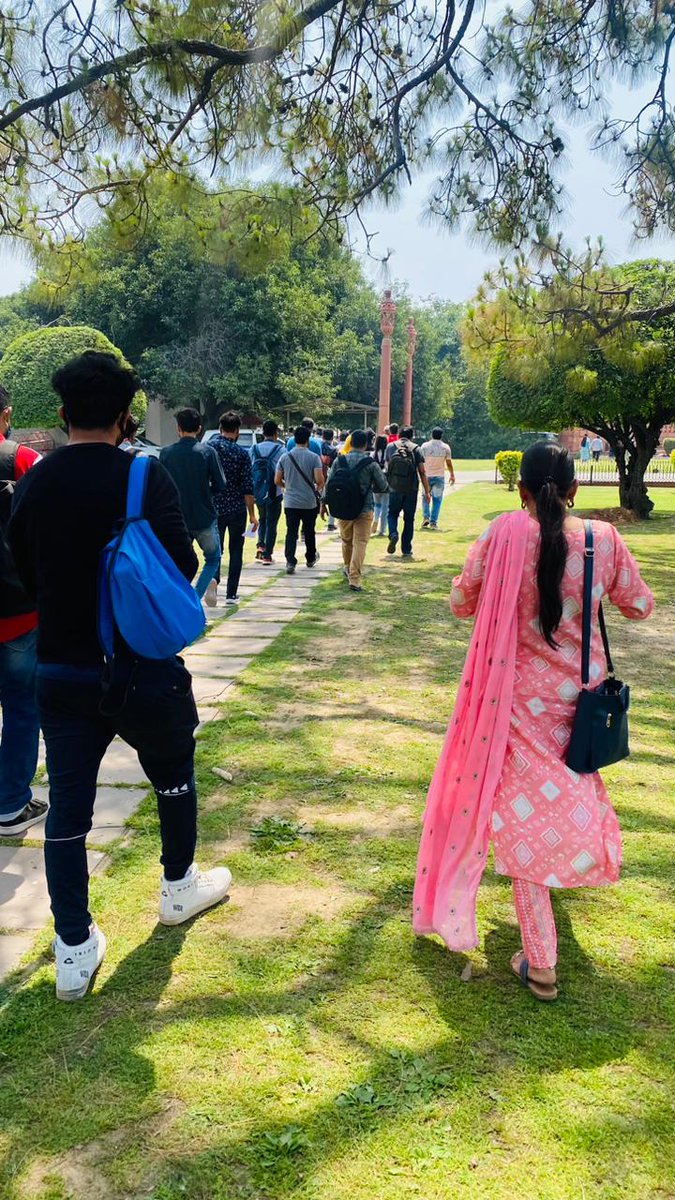 SanjeetRazz7's tweet photo. Hello Sir a lots of aspirant have been waiting outside the dopt office since morning. Please meet them once. We urge you. It's not about lakhs of aspirants It's about lakhs of families.
@DoPTGoI @DrJitendraSingh @RaMoSirOfficial @abhinaymaths #SSC_CGL_AGE_RECKONING_1_JAN https://t.co/qGIRurO3OH