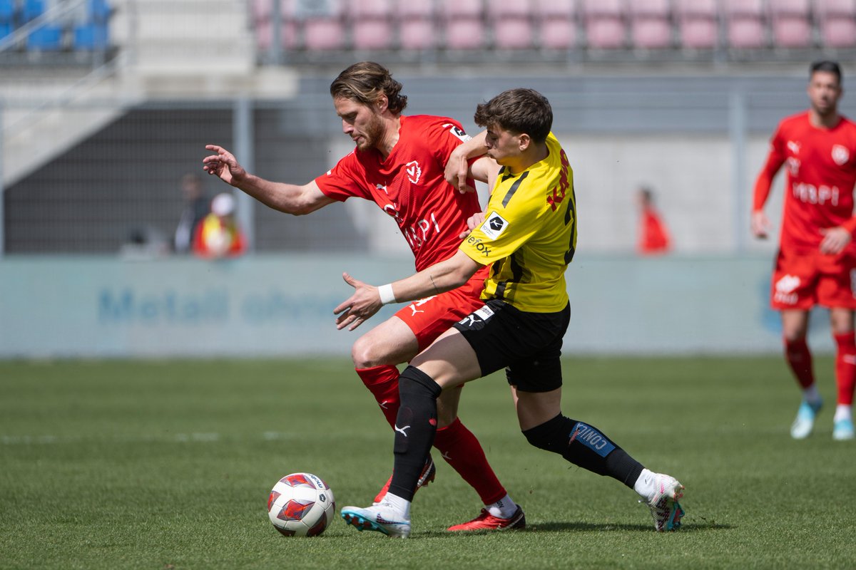 VaduzFC's tweet photo. Impressionen von der gestrigen 1:4-Heimniederlage in der 28. Runde der dieci Challenge League gegen den @fcschaffhausen 📸
📈 Swipe nach links für die Match-Statistik.
📜 Hier geht's zum Spielbericht: https://t.co/Nug91kgsjI
#hoppvadoz #supportFCV #fcvaduz #VADFCS https://t.co/T6I6oFrImp