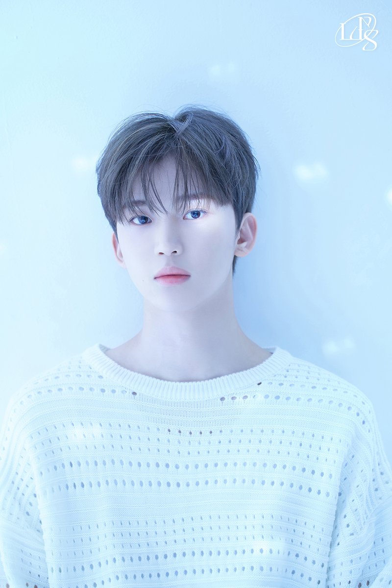 LUN8_official's tweet photo. [#루네이트]
💙Profile Photo - Do Hyun

#도현 #DoHyun #LUN8 https://t.co/ri4npApBYn