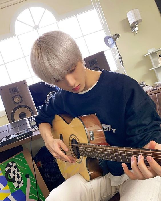 blkhye's tweet photo. ; restarting

hi im khaye penge filo moots please
☆ lesserafim, nct dream, enhypen, newjeans, ive, loona
☆ she / her , 13 , estp-t
☆ kinda new to #kpoptwt / #stantwt https://t.co/THLSj47vZm