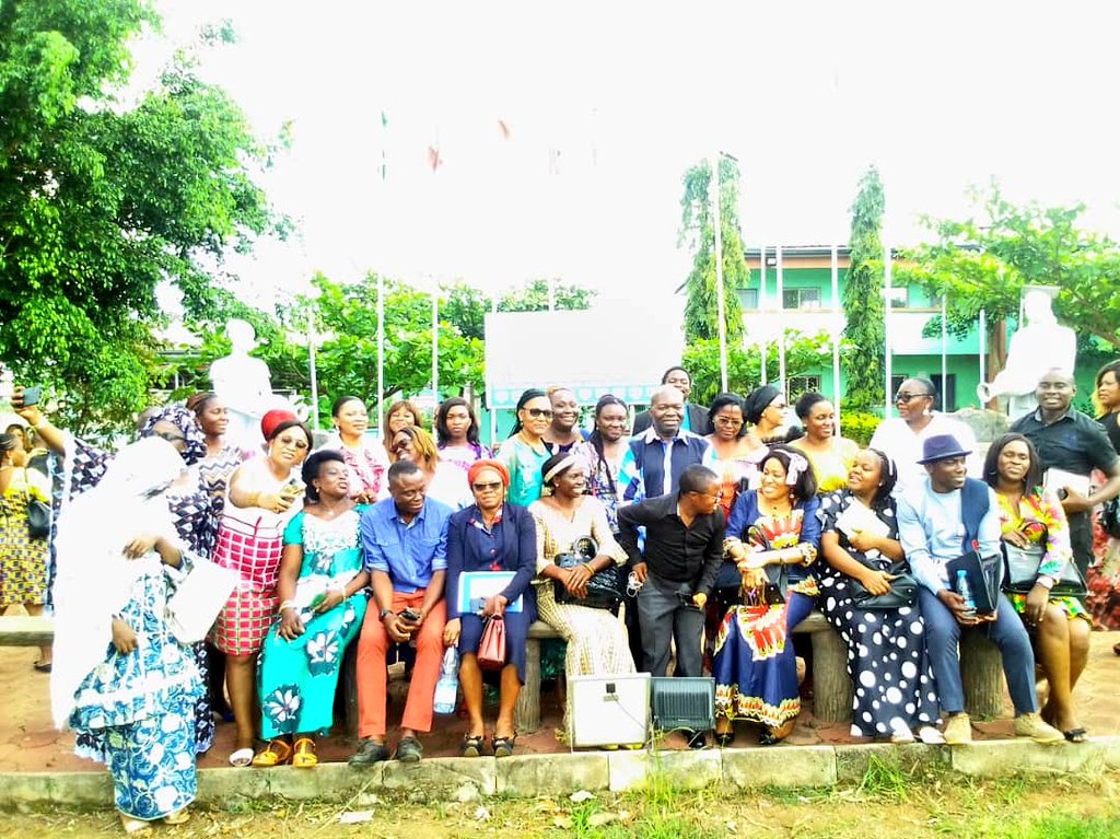 RR_IAI_Abanda's tweet photo. Une centaine de personnels venant de la CRTV vont séjourner pendant une semaine au Centre d'Excellence Paul BIYA (IAI CAMEROUN), dans le cadre du partenariat institutionnel que nous avons avec la CRTV. Il s'agit de renforcer leurs capacités au plan technologique et stratégique. https://t.co/lqTqiCcsHI