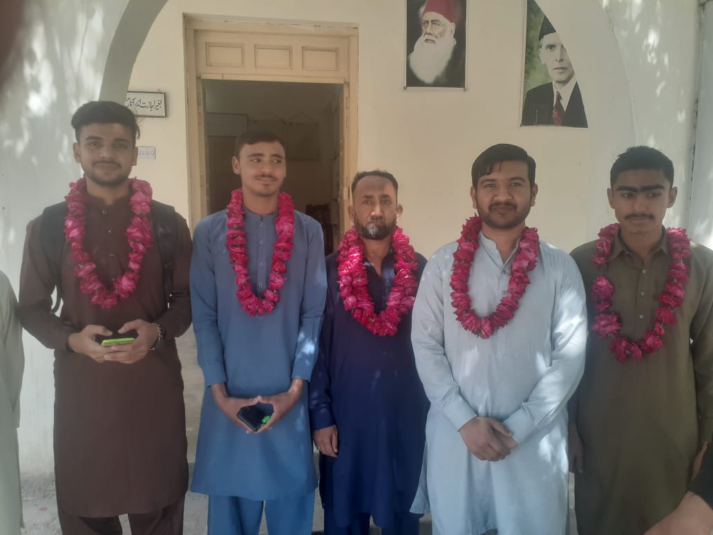 MSM_Lahore's tweet image. ایم ایس ایم پتوکی  کے نوجوانوں کا  قافلہ آنسؤوں کی بستی &quot;شہر اعتکاف&quot; لاہور 10 دن کے لیے روانہ ♥️ 
#سب_راستے_سب_قافلے_جانبِ_شہر_اعتکاف_لاہور
#msmlahore
#MSMpattoki