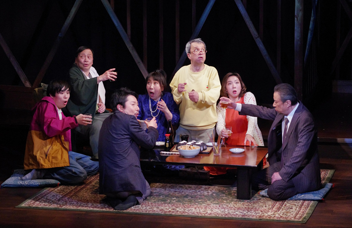 spice_stage's tweet photo. 連日爆笑が渦巻いた、赤信号劇団『誤餐(ごさん)』が配信決定 #渡辺正行 #ラサール石井 #小宮孝泰 #���井滋 #那須凜 #桑原裕子 #岩男海史 #若狭勝也 #赤信号劇団 #StreamingPlus https://t.co/QKuCIWHENj https://t.co/Lh3voUcXmd