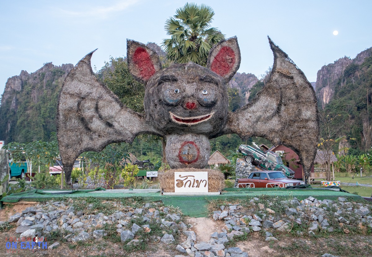 📷ฮักเขาคาเฟ่ &amp; โฮมสเตย์ #เนินมะปราง จุดเที่ยวที่ใครๆ ไปเที่ยว #พิษณุโลก  ชมฝูงค้างคาวหน้ายักษ์เล็กจมูกปุ่มนับพัน บินออกมาจากถ้ำบ้างมุง เป็นสายทางยาว 
อ่านรีวิวเต็มที่ th.readme.me/p/44368
รีวิวโดย  Follow me on earth 
#รีวิวที่พัก #รีวิวที่เที่ยว #รีวิวท่องเที่ยว #เที่ยวไทย