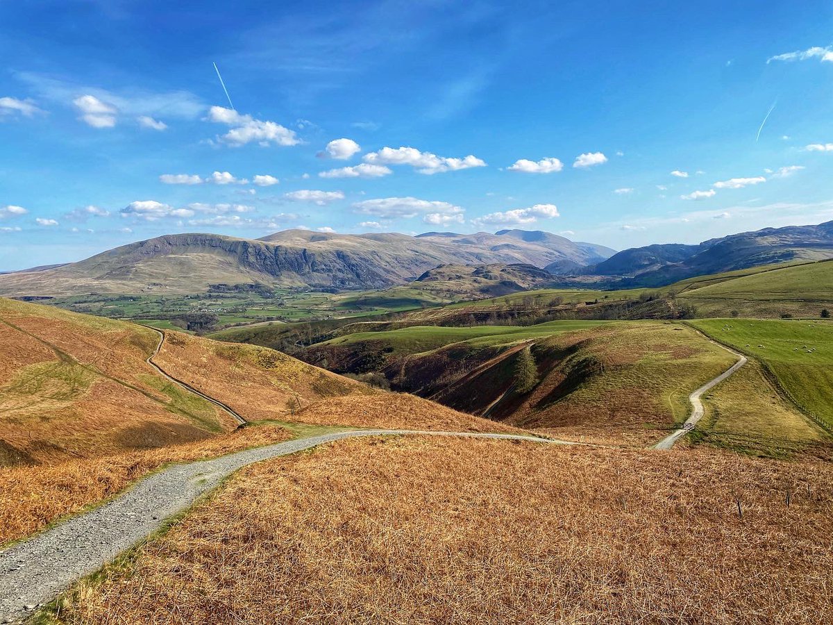 GemmaDC2's tweet photo. @Yaacov97531 Favourite landscape from this weekend, on route to Skiddaw summit. https://t.co/NkfjBEc01p