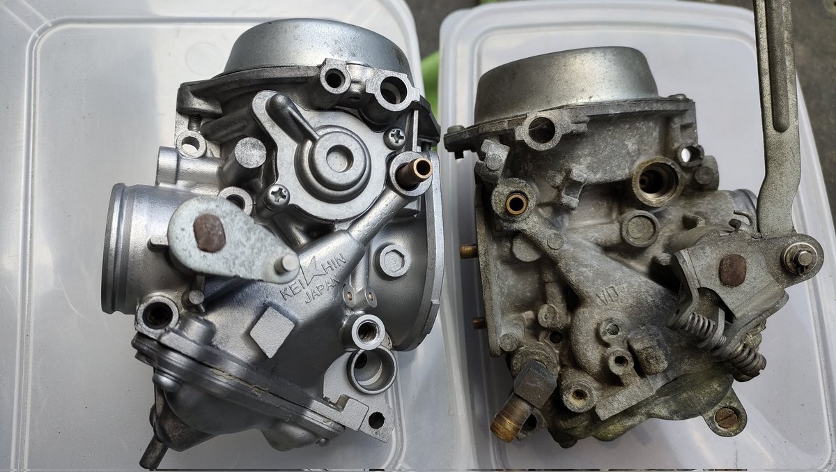 carburetor_cub's tweet photo. 久々にブラスト動かしてステップ綺麗になったからって調子に乗ってキャブまで綺麗にしたわ。
オーバーホールするか。
#XELVIS
#ゼルビス
#VD10 https://t.co/KJJ9Uco69X
