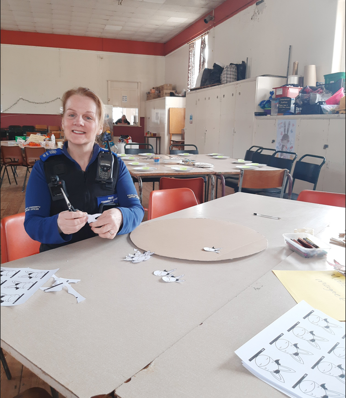 ASPSouthGlos's tweet photo. PCSO Lauren and Kay from Kingswood, visited Holy Trinity Church to help with messy church on Saturday. We loved meeting families in the Kingwood community and getting in touch with our creative side #donkeymagnets #easternests https://t.co/94Ev3k5PT3
