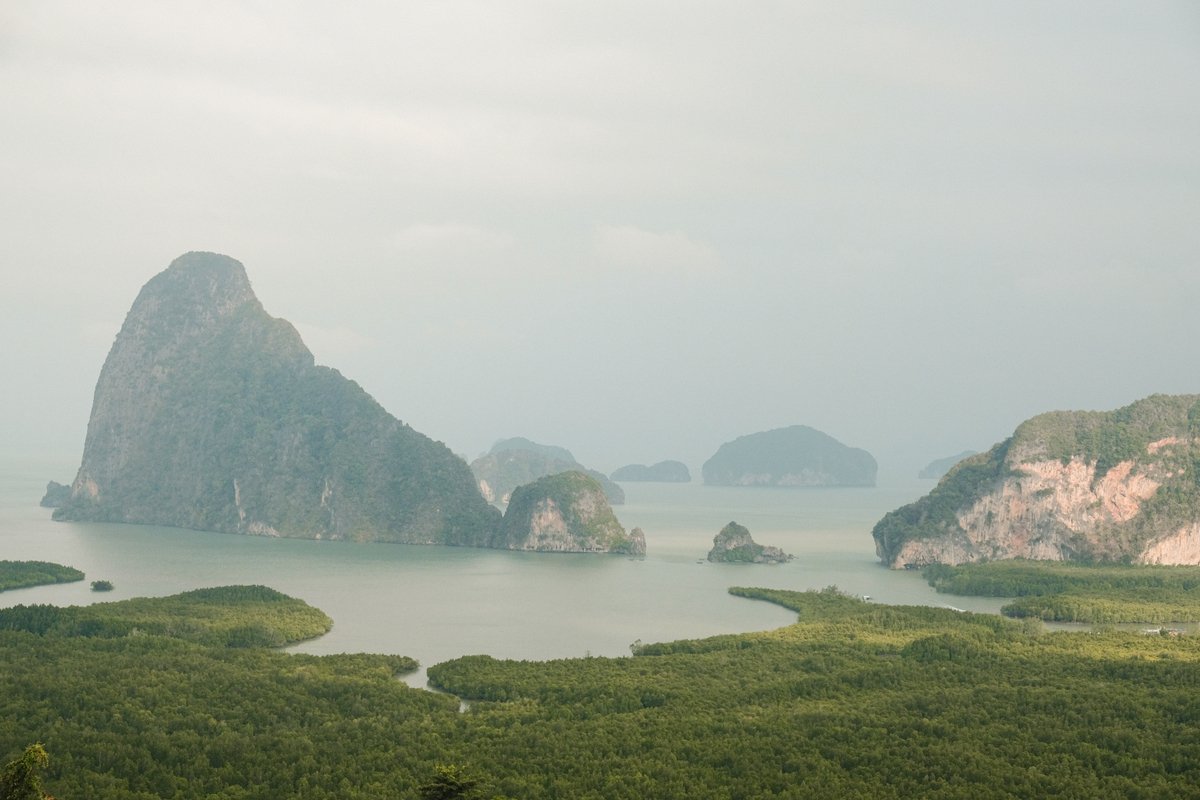 📷"จุดชมวิวเสม็ดนางชี | จุดชมวิวสุดตระการตาของอ่าวพังงา" ถือเป็น 1 ในจุดชมวิวที่สวยงามแห่งในประเทศ 
อ่านรีวิวต่อที่ th.readme.me/p/44434
.
รีวิวโดย By My Side : ผลัดกันถ่าย #ReadmeTH #ReadmeTravel
#รีวิวที่พัก #รีวิวที่เที่ยว #รีวิวท่องเที่ยว #เที่ยวไทย