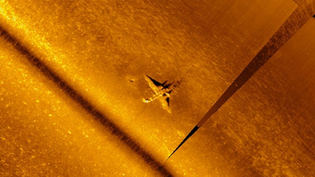 ISPRA_Press's tweet photo. 🟢 Relitto aereo sul fondale a largo di Sciacca: la scoperta nell’ambito della campagna finanziata da Ispra per realizzare il foglio della Carta Geologica “Sciacca” e condotta da #DiSTeM @unipa_it  con l’ausilio di @Biosurvey_PA. Comunicato stampa: https://t.co/pEEC8kPcTt https://t.co/wC83jtj2G4