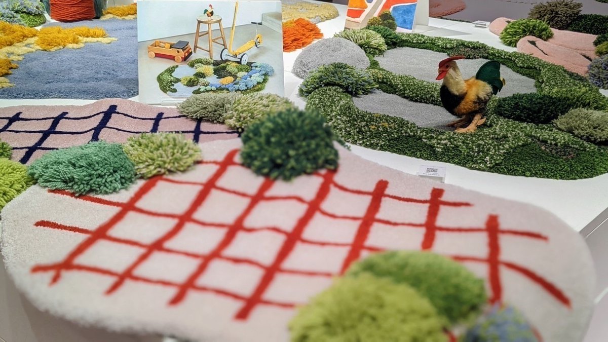 POP-UPでは、1st collection「石垣の庭」として発表されたアーカイブ作品と、新作の庭ラグ数点を展示・販売しています🧶
展示された作品は、CHOOSEBASE SHIBUYA オンラインストアにてお求めいただけます🌱
くわしくは bit.ly/3KsxIdL
※作品の発送は4月26日(水)から。