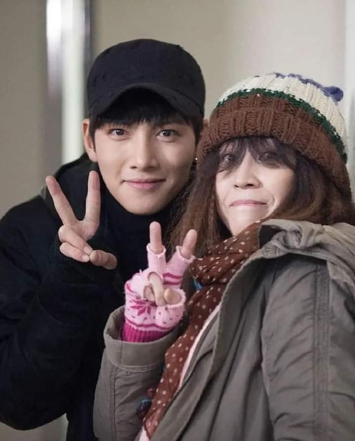 9 years since #Healer, #JiChangWook and #KimMiKyung reunites as KMK will play as #ShinHyeSun's mother in their upcoming healing romance drama #WelcomeToSamdalri 🥰

One of our national mothers in kdramas! ❤️