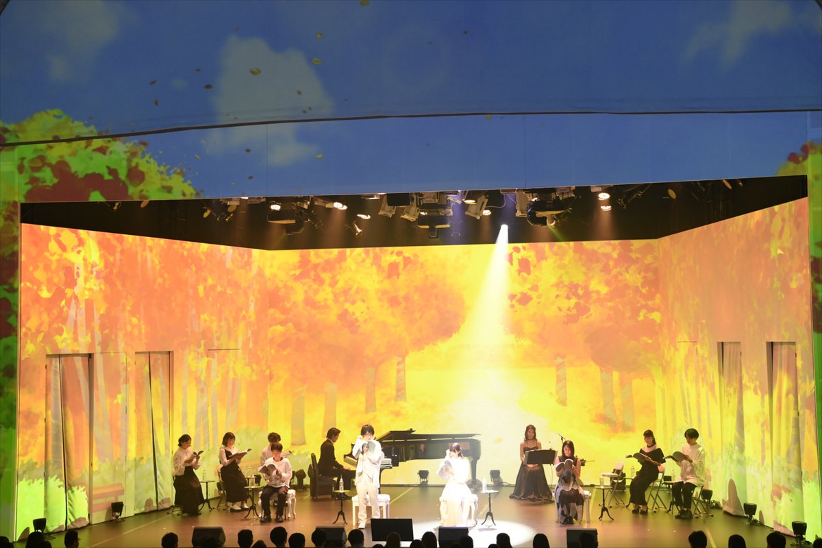 kimiuso_reading's tweet photo. ／
音楽朗読劇 #四月は君の嘘  
千秋楽公演🌸
今週日曜・16日まで配信中 !!
＼ 
🎻出演 
#千葉翔也 #古賀葵 
#斉藤壮馬 #古賀葵   
🎻チケット購入
https://t.co/ExVeMaf6jb  

プロジェクションマッピングが春夏秋冬を美しく彩ります✨ぜひお楽しみ下さい✨
▼公演初日🌸オフィシャル写真▼ https://t.co/vvv0dijTkF