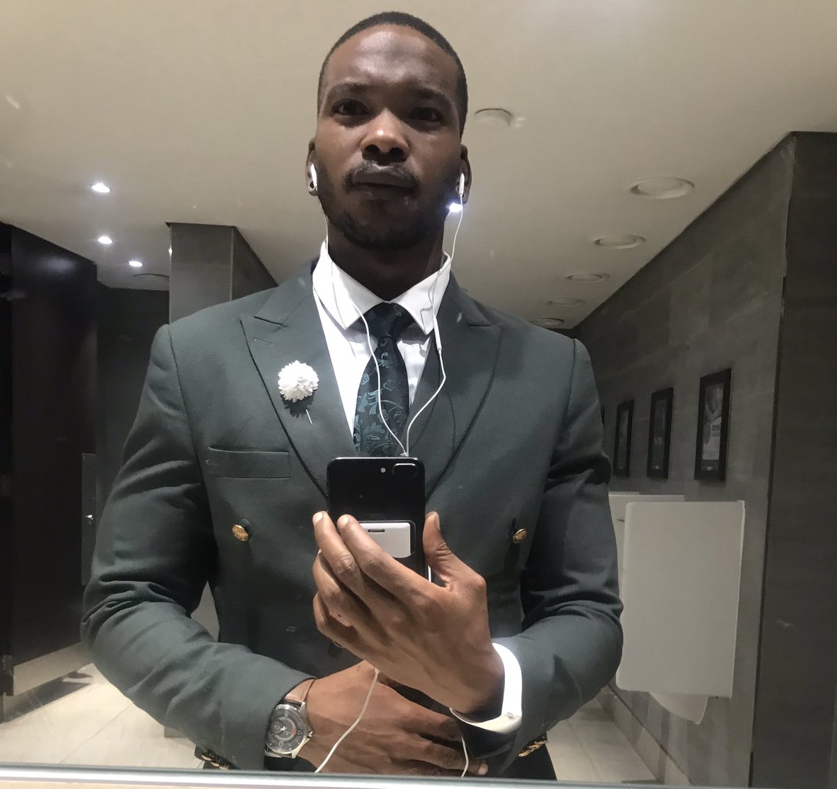 AwAThabang's tweet image. It’s no longer a matter of Hope but rather a matter of Time…!

#AmbitiousWeAre • #DefinitePurpose • #DapperBlackMan • #SuitUp