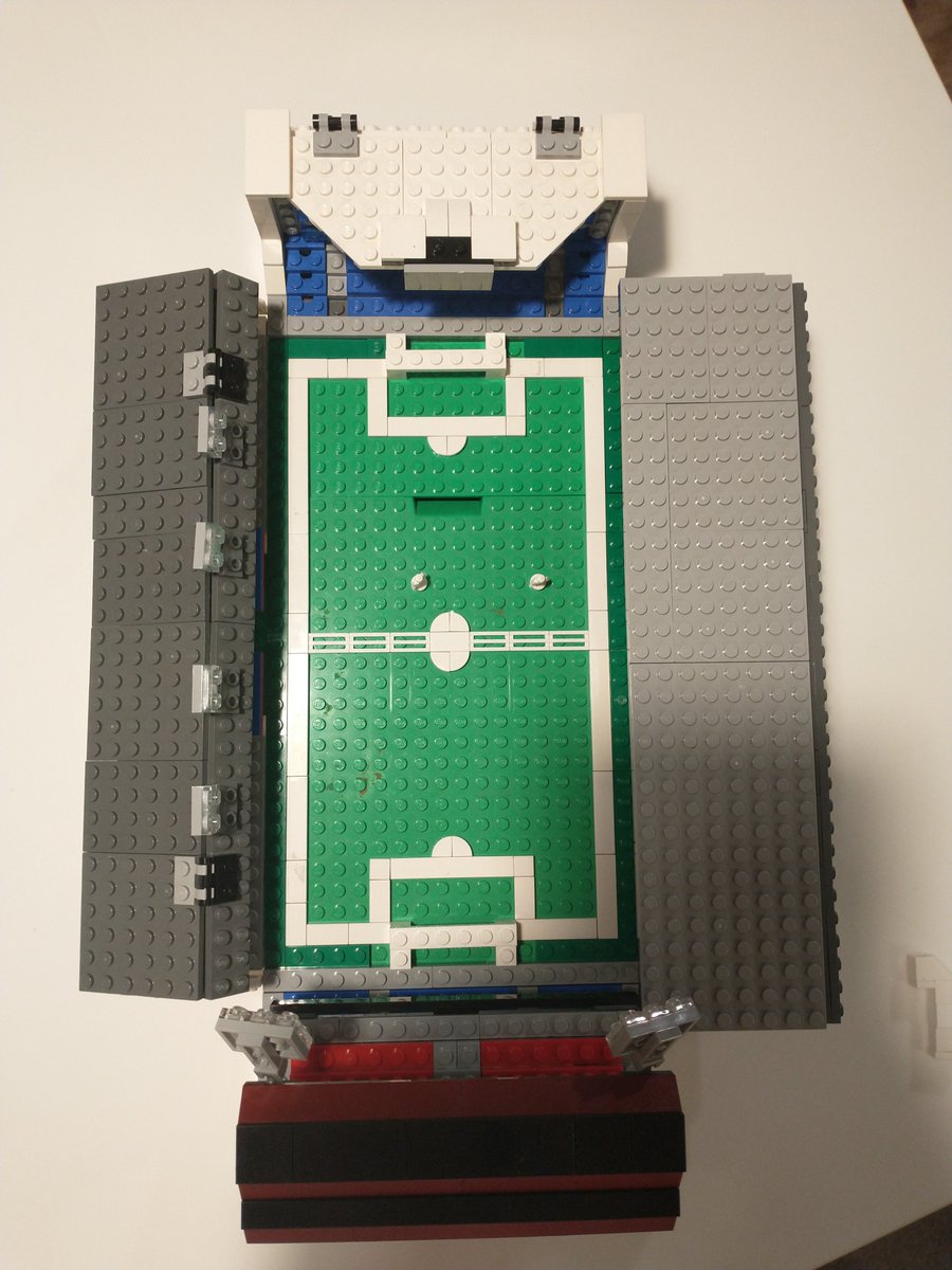 HarryBull2007's tweet photo. My Selhurst Park recreation in Lego thanks to the inspiration of the new Ted Lasso series! 💙♥️💙♥️
#CrystalPalace #TedLasso #LEGO https://t.co/S8S13tDfYs