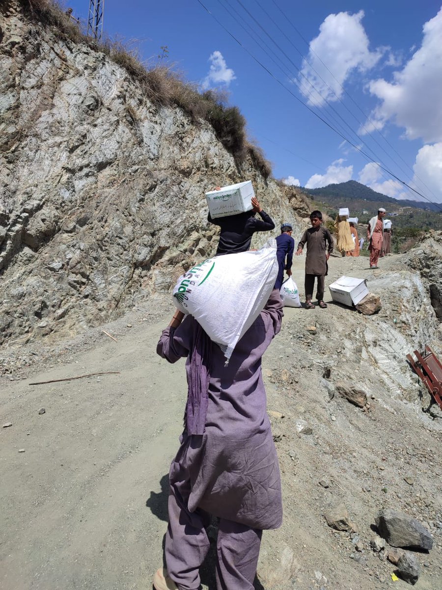 MSfoundationPK's tweet photo. 📍 Dir Upper, KPK
MSF organized a mega Ramadan Food Packages distribution in Wari, Nehag, Jagam, Talaw, Shalgah, Kashmiry and Karpat.
اِس ماہِ نور، مسکراہٹیں بھر پور !
JOIN us in our journey of spreading SMILES FOR HUMANITY.
#MillionSmiles #Foundation #Ramadan #RationSupport https://t.co/lyXltwX15b